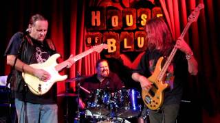 Greg Rzab and Walter Trout at the House of Blues.MOV