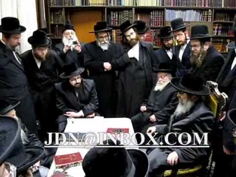 satmar rebbe R Aharon teitelbaum nichum aveilim @ zvehill