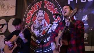 UTG TV: Bayside - "Megan" (Acoustic at Looney Tunes)