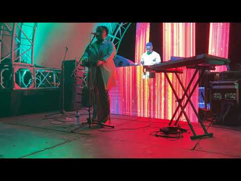 Fish Go Deep & Tracey K - The Cure & The Cause Acapella Live