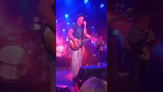 Don&#39;t touch my willie,  Kevin Fowler