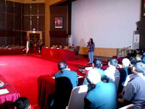 Manisnya Negeriku - Pujiono menyanyi di Mabes TNI