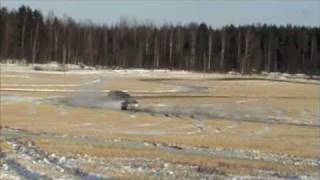 preview picture of video 'Jonna and Jutta Haverinen IceRace Drifting Opel Omega'
