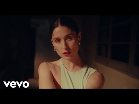 Francisca Valenzuela - Como La Flor (Video Oficial)