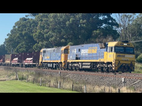 4NY3 - NR23 and 8033 - Menangle Park