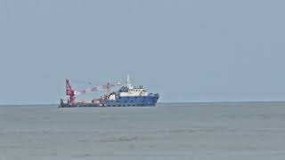 Download lagu 'Kapal offshore' pemandangan dari Pantai Tanjung Batu Bintulu Sarawak. #kapallaut #vessel  #pantai mp3