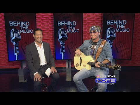 Country singer Glen Templeton performing in Vegas