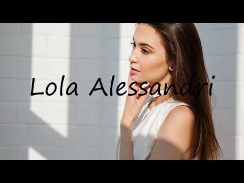 How to pronounce Lola Alessandri in English?