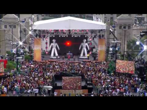 Black Eyed Peas - I Gotta Feeling (Live in Chicago for Oprah 24th Season) [HD]