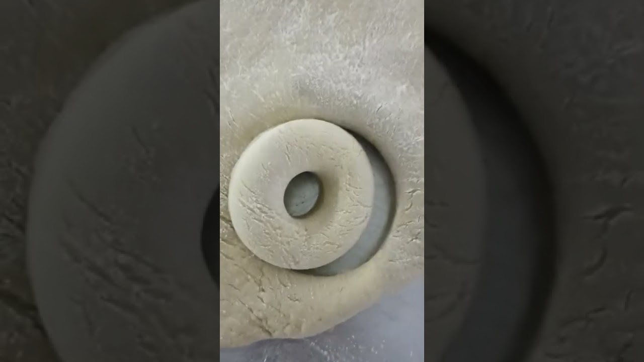 Perfecto molde para las Rikas Donas 😋 #donas #donuts #dulce #masa #pizza #postres #venezuela