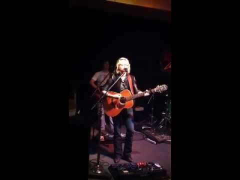 Mustang Sally Band's Ellen Angelico singing Redneck Woman