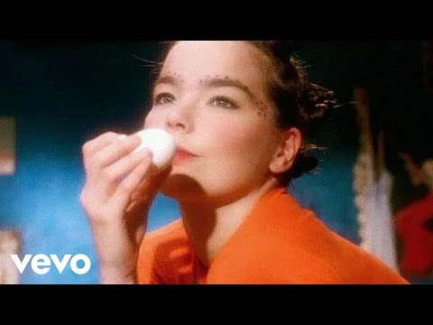 Video per il significato della canzone Venus as a boy di Bijork