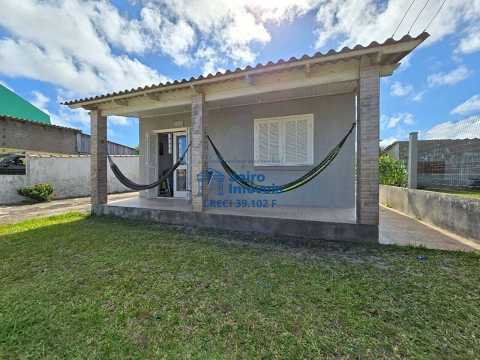 Casa à venda em Cidreira por R$250.000 imagem 1