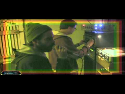 CRUCIAL ALPHONSO ft missing link - never surrender to babylon @ landhuis \ gent 2013