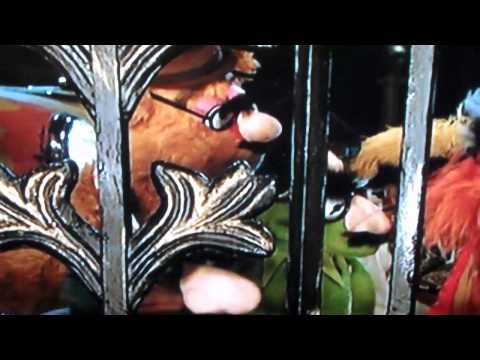 Muppet Caper Paper towels 1