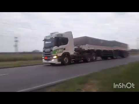 CAMIONES EN RUTA PROVINCIAL 1 , SAN FRANCISCO , CORDOBA , ARGENTINA . VIDEO 217