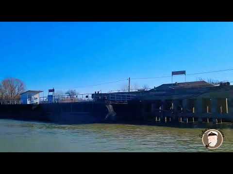 Satul Partizani, comuna Maliuc, Delta Dunarii, februarie 2022, filmat din barca. Danube Delta