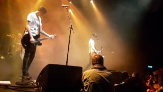 Oslo Ess - Det brenner under beina mine.