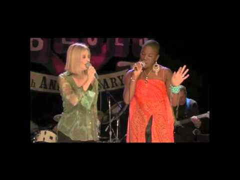 JULIA FORDHAM FT INDIA.ARIE - CONCRETE LOVE (Live from the House of Blues)
