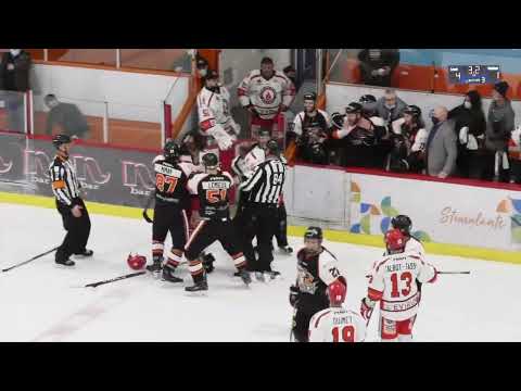 Joey Ratelle vs Jean-François Lafrance + Mêlée sur le banc de Thetford Mines- 18-02-2022