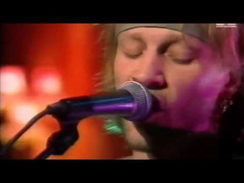 "SOMEDAY I'LL BE SATURDAY NIGHT" Bon Jovi - Unplugged - MTV studios 1994 (HD)