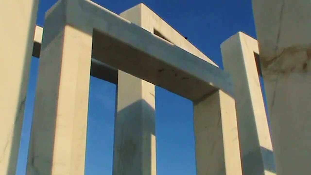 Mały Atlas Burz z debiutancką EP-ką „W moim starym mieszkaniu pali się światło”