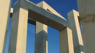 Coś Mnie Goni Nieustannie