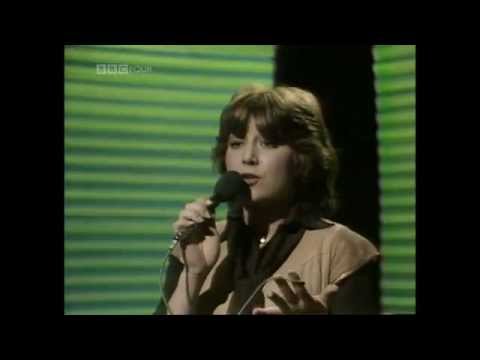 1977 Eurovision Song Contest - Marie Myriam - The bird and the child (TOTP 26-05-1977)