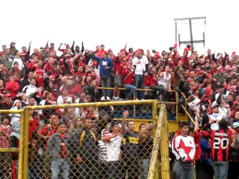 "Barra de Liga Deportiva Alajuelense: La 12 en Estadio Fello Meza" Barra: La 12 &bull; Club: Alajuelense