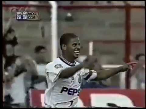 Marcelinho Carioca (Corinthians) - 11/03/2000 - Mogi Mirim 2x5 Corinthians - 1 gol