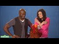 Idina Menzel And Taye Diggs Allergic On Sesame Street