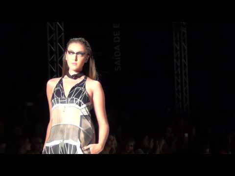 ANNE EST FOLLE MOSTRA OUSADIA NO MINAS TREND