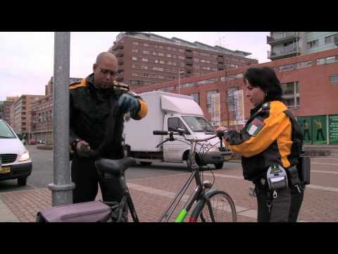 TV Veilig - op pad met de Stadswacht - fietswrakkenactie