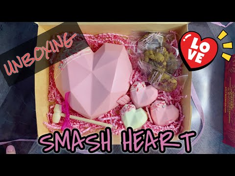 #1 FoodieFred Food Unboxing - Smash Heart Gift Box