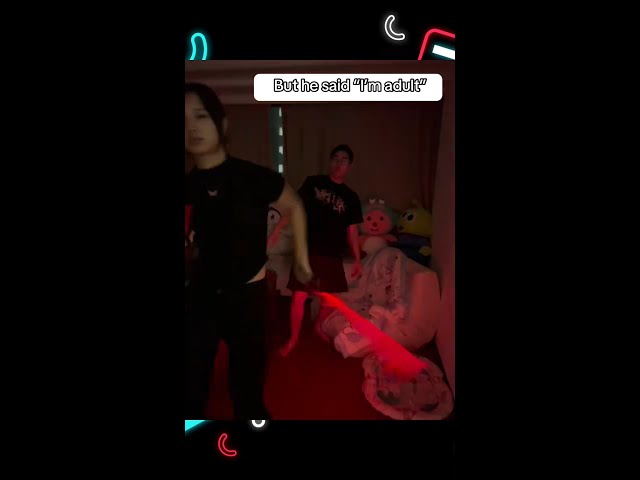 Vídeo relacionado con KOMBIUDA Hebilla de Cinturón de Espada LED Metálica Resistente para Cosplay y Fiestas Diseño Exclusivo de Mango de Espada Accesorio Luminoso para Disfraces Infantiles