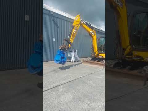 Our hydraulic rotating biomass grab in action - Image 2