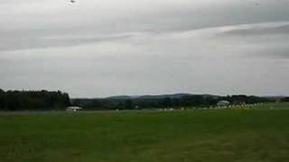 preview picture of video 'Rissala Airshow ' 07 Hornets bombing'