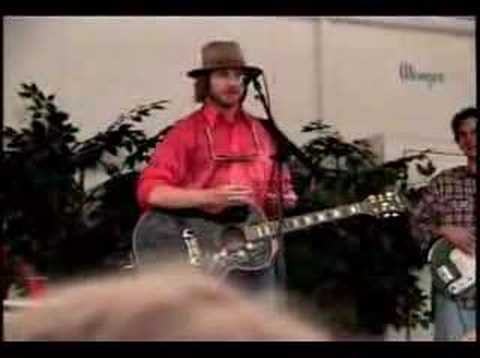 Todd Snider - "Don't It Make You Wanna Dance" (7/3/2005 - Des Moines, IA)