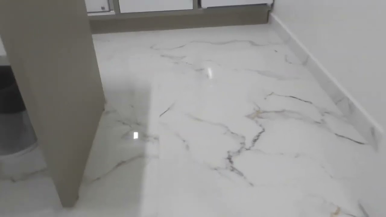 piso porcelanato  brilhoso