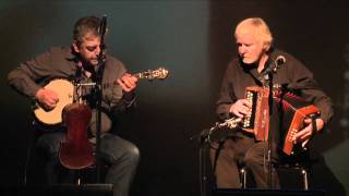 The Máirtín O'Connor Band plays 'Going Places': Traditional Irish Music from LiveTrad.com