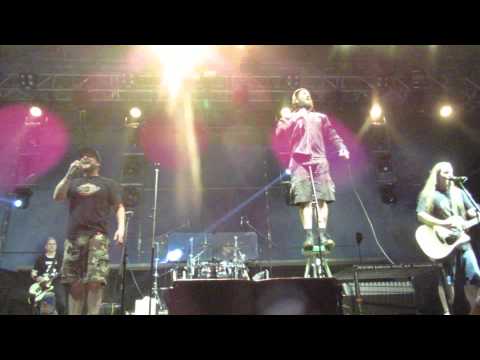 Divokej Bill - Plakala [Live, Votvírák, 13.6.2015]