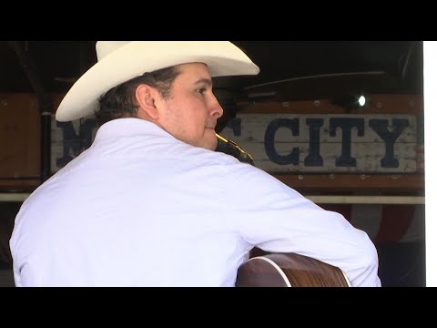The hard-working honk tonk musicians on Nashville's Broadway want NFL Draft visitors to remember to tip the band. (April 24)