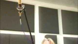 Video thumbnail for Blue Microphones - Woodpecker by JRR Shop