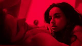 SUBMISSIVE (OFFICIAL MUSIC VIDEO) FEAT. KAROLINA BREEZE