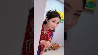 女超人整蛊蜘蛛侠被男超人打哭了。#蜘蛛侠 #超人不会飞 #超人夫妇