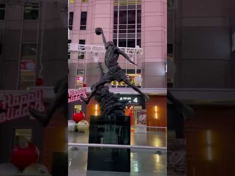 MJ/Michael Jordan Statue at Chicago Bulls United Center #shorts