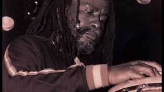 Burning Spear - Red, Gold & Green -- Live