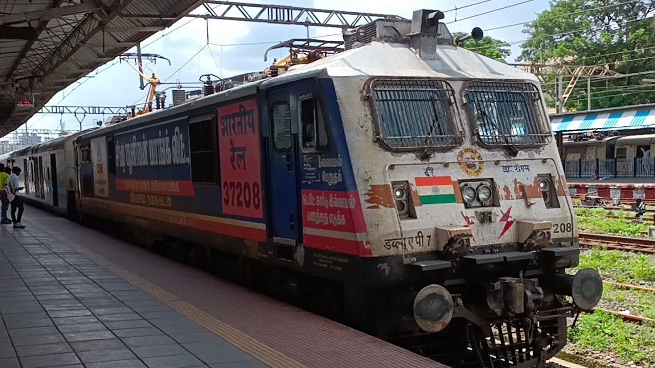 Watch video 12617/Mangala Lakshadweep SF Express (Ernakulam to Hazrat NZM) led by RPM WAP 7 arriving Kalyan Jn Now 12617/Mangala Lakshadweep SF Express (Ernakulam to Hazrat NZM) led by RPM WAP 7 arriving Kalyan Jn