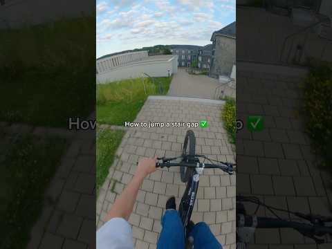 How to jump a stair gap with your MTB #urbanfreeride #urbandownhill #freeride #howto #mtb #tutorial