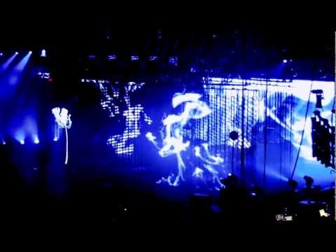 Nine Inch Nails - Ghosts 31 (Live HD)